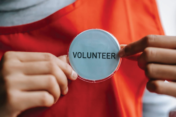 Volunteer Button